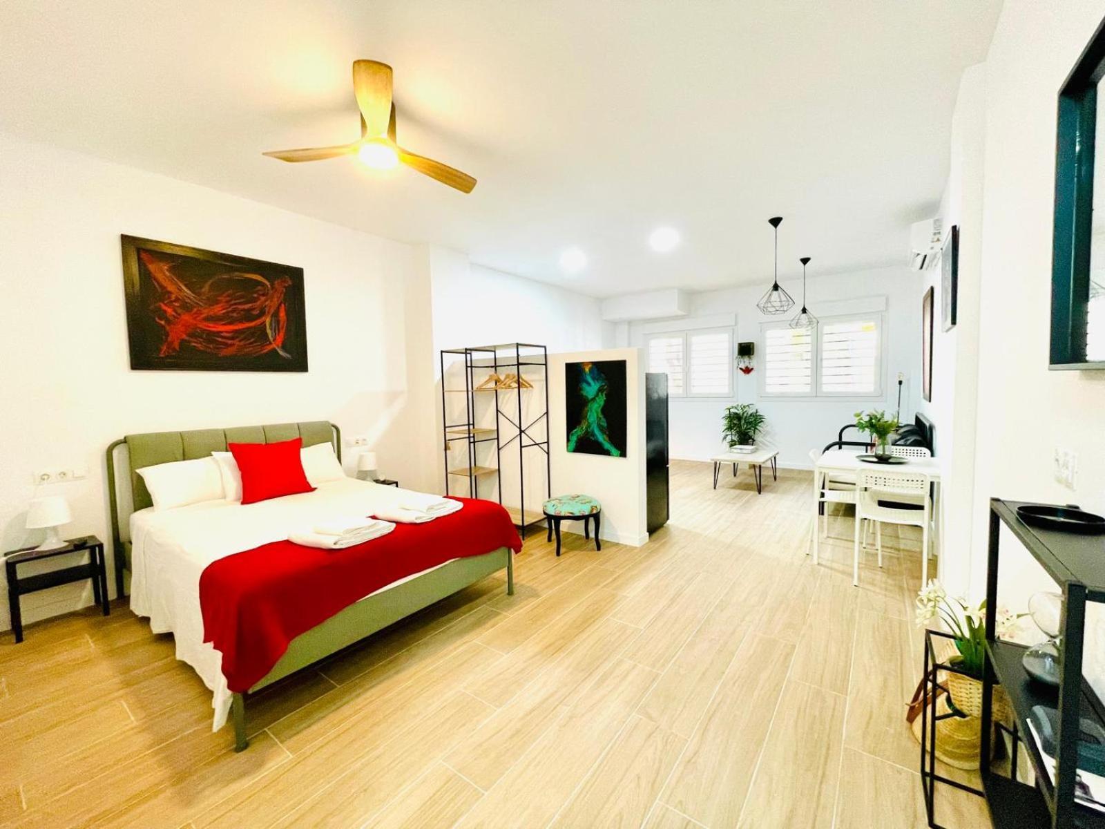 Completo Y Bello Apartamento En 말라가 외부 사진