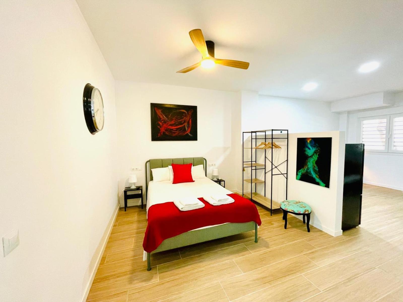 Completo Y Bello Apartamento En 말라가 외부 사진